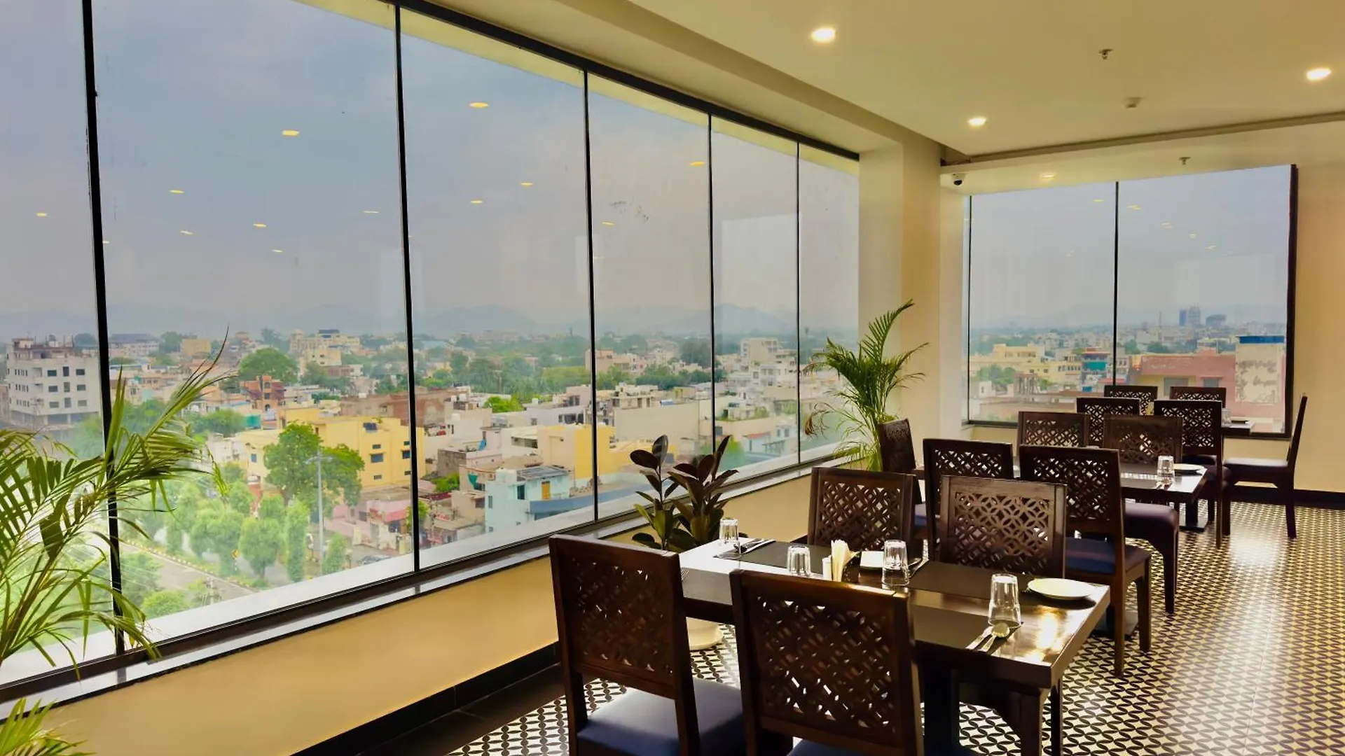 The Bhagwat Grand At Shastri Circle Udaipur With Swimming Pool Otel