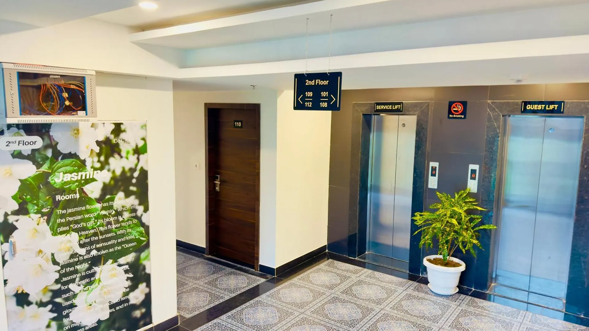Otel The Bhagwat Grand At Shastri Circle Udaipur With Swimming Pool