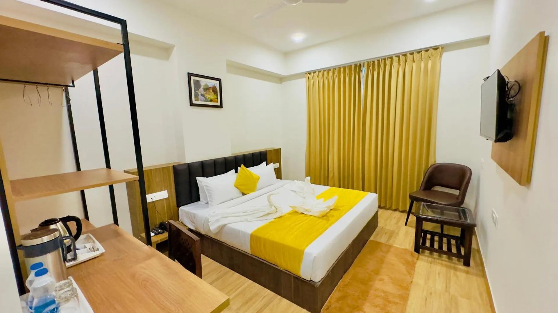 The Bhagwat Grand At Shastri Circle Udaipur With Swimming Pool Otel
