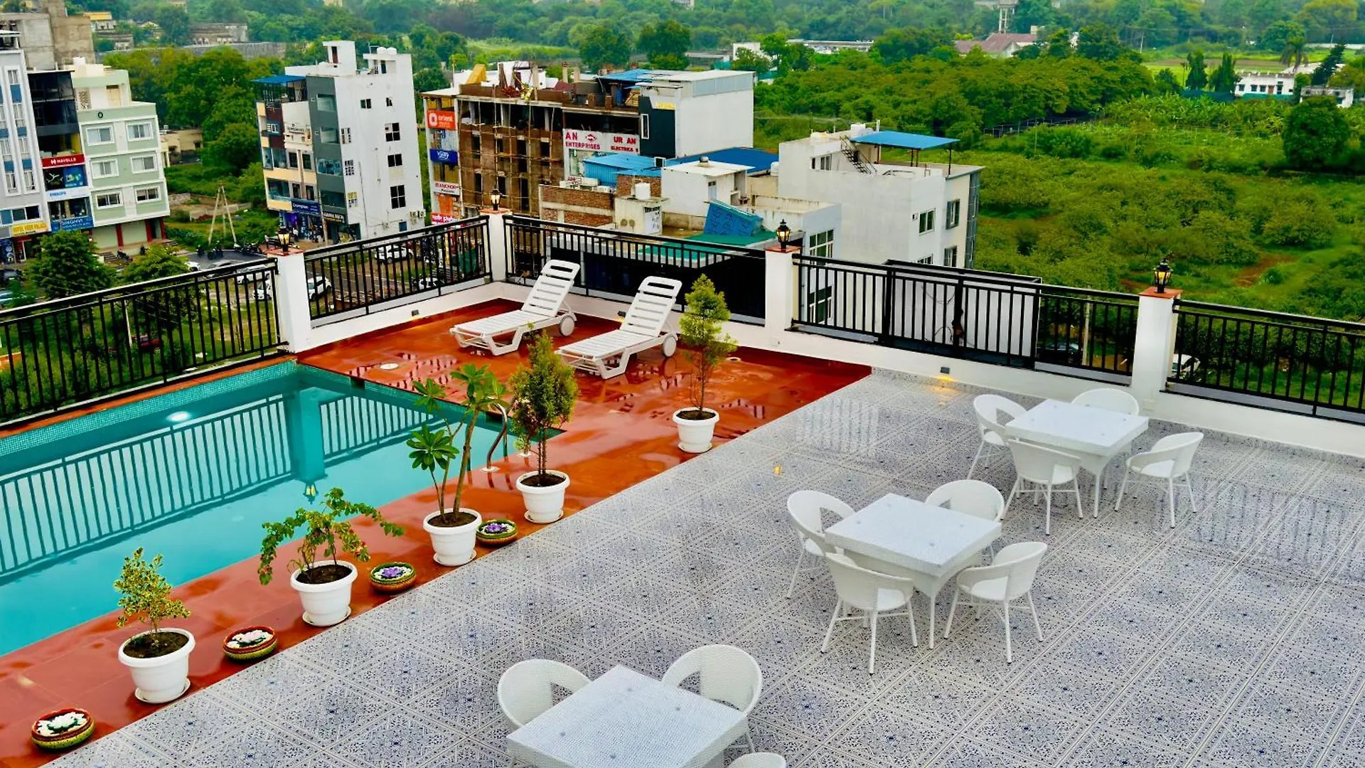 The Bhagwat Grand At Shastri Circle Udaipur With Swimming Pool Otel
