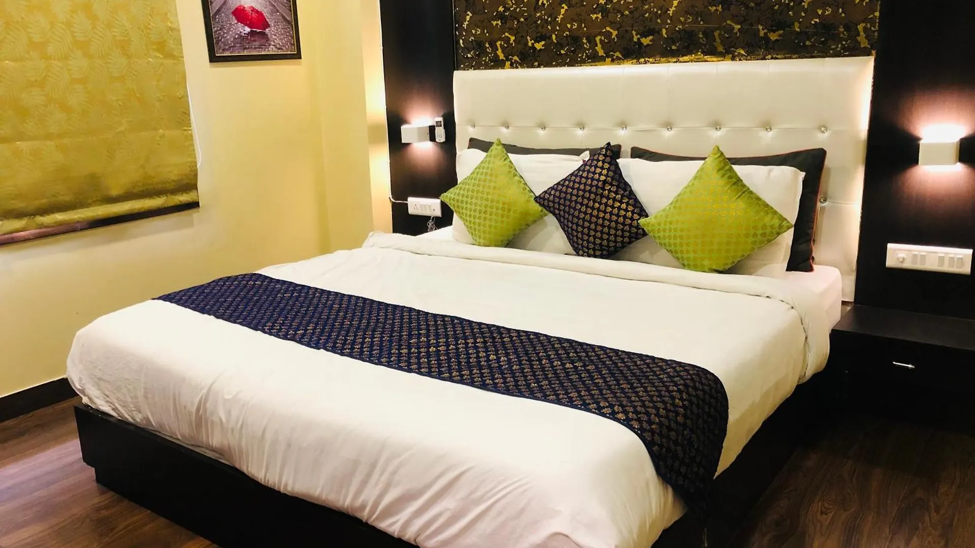 The Bhagwat Grand At Shastri Circle Udaipur With Swimming Pool 4*,  Hindistan