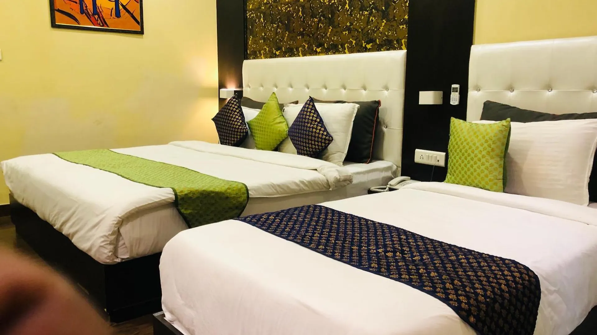 Otel The Bhagwat Grand At Shastri Circle Udaipur With Swimming Pool