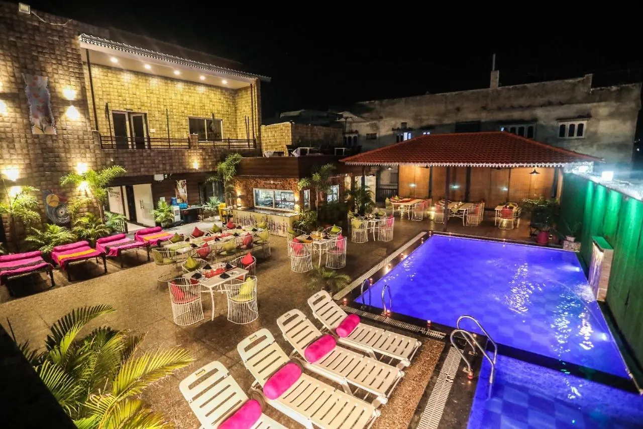 **** Hotel The Bhagwat Grand At Shastri Circle Udaipur With Swimming Pool Indie