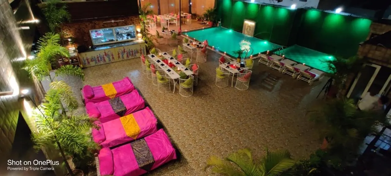 **** Hotel The Bhagwat Grand At Shastri Circle Udaipur With Swimming Pool Indie