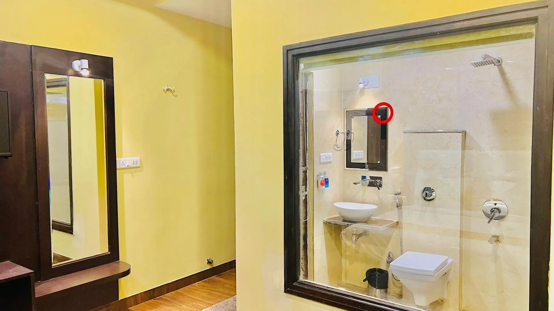 The Bhagwat Grand At Shastri Circle Udaipur With Swimming Pool 4*,  Indie